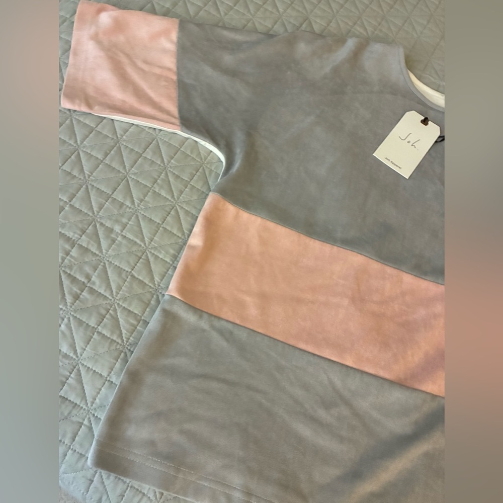 Joh Apparel Size Large NEW Blouse Short-Sleeve Shirt Gorgeous COLORBLOCK Top!